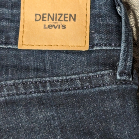 Denizen from Levi's Women's Mid-Rise Skinny Jeans Size 4 - Picture 3 of 5